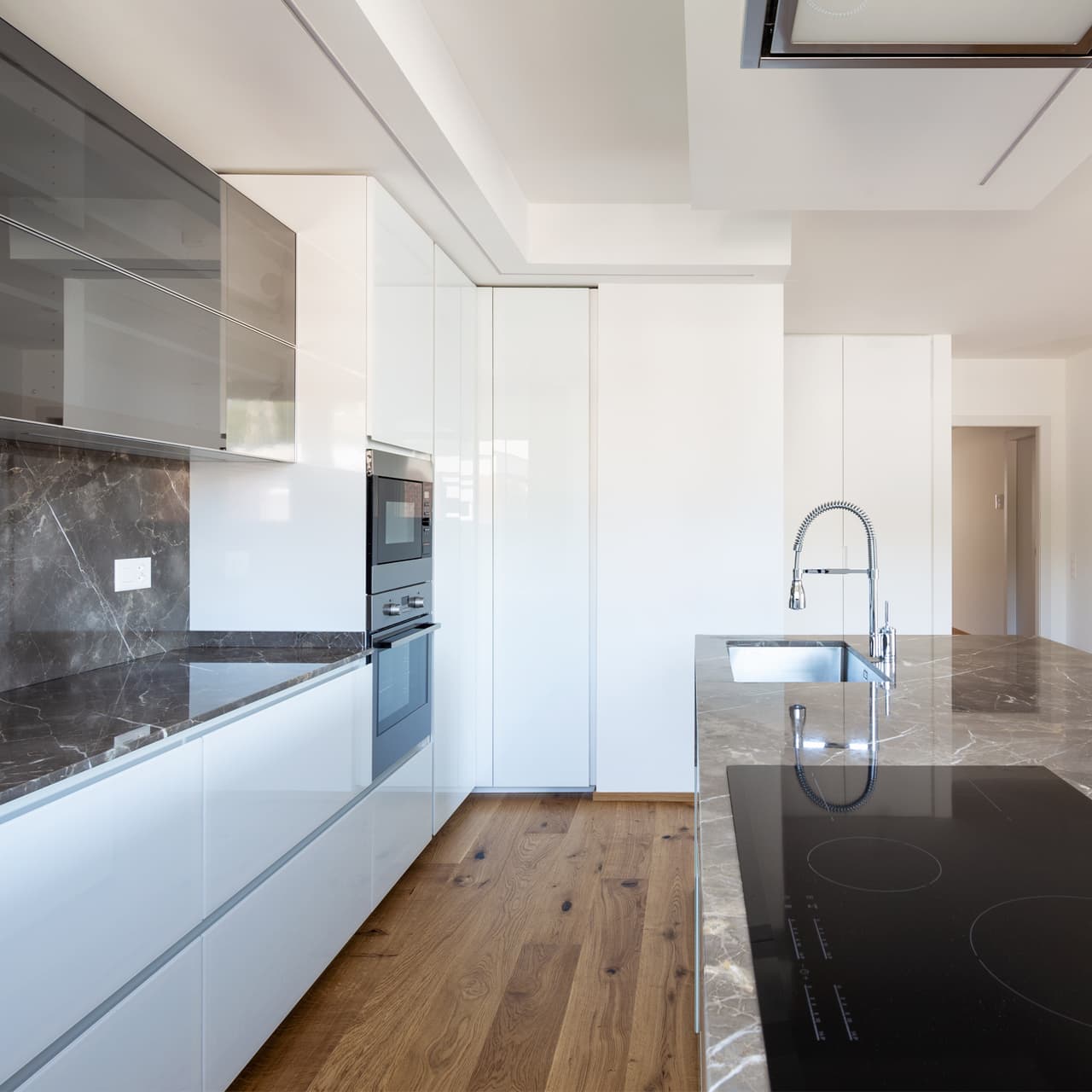 ¿Buscas expertos en granito, mármol y porcelánico en Ourense?